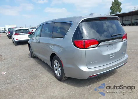 2018 Chrysler Pacifica Hybrid Touring Plus z USA, uszkodzony, nr VIN 2C4RC1H75JR332965